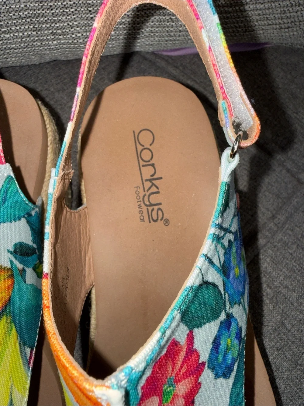 Corkys 8.0 Footwear Women's Freddie Wedge Sandals White Floral Espadrilles